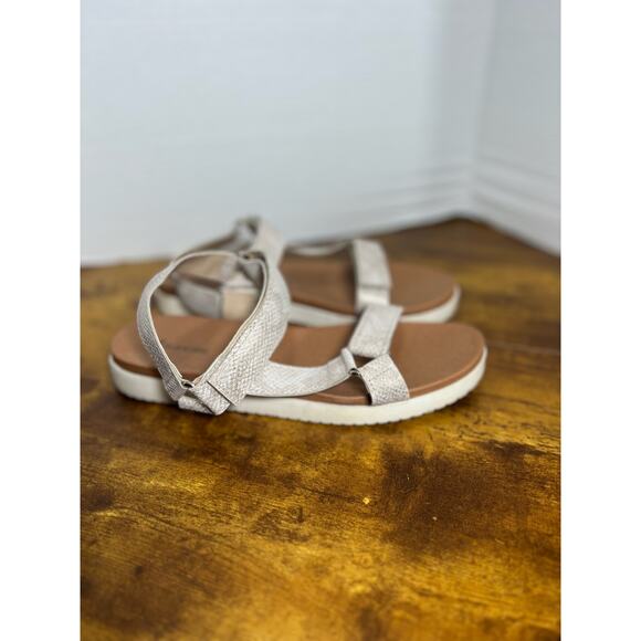 Maurices sz 8m women snakeskin metallic platform boho indie lug sole sandal - Picture 1 of 5